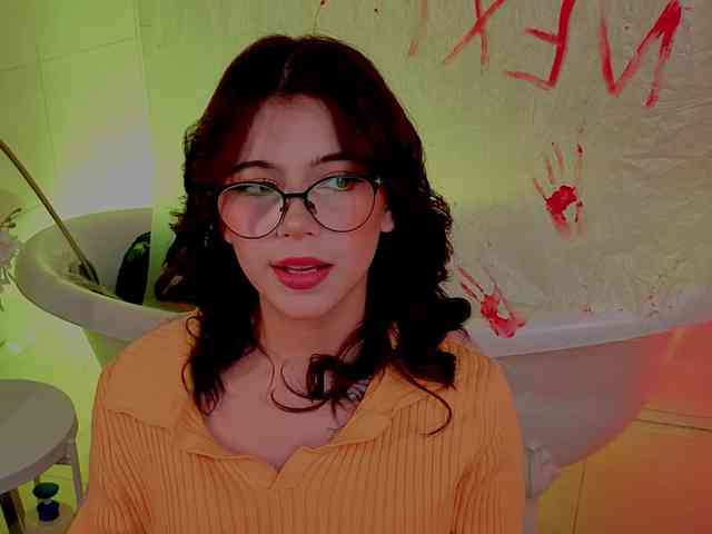 CoralineJones webcam