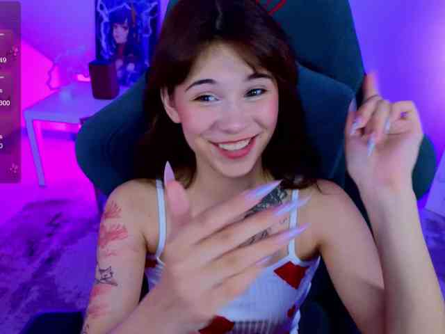 CoralineJones webcam