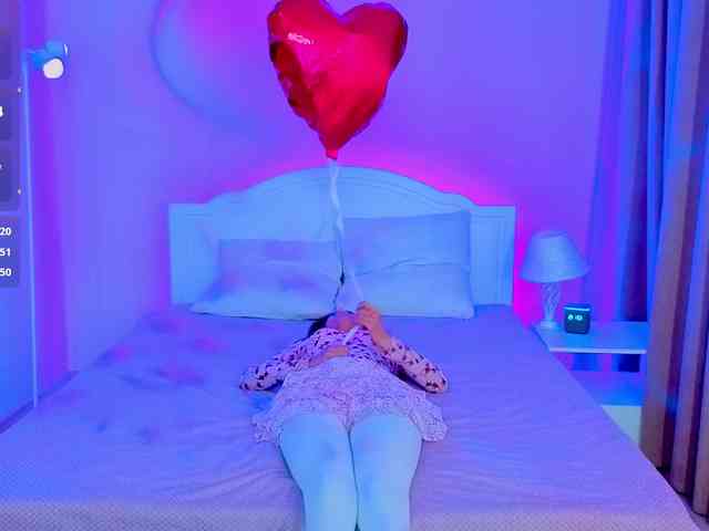 CoralineJones webcam