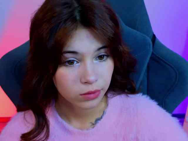 CoralineJones webcam