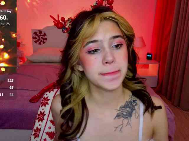 CoralineJones webcam