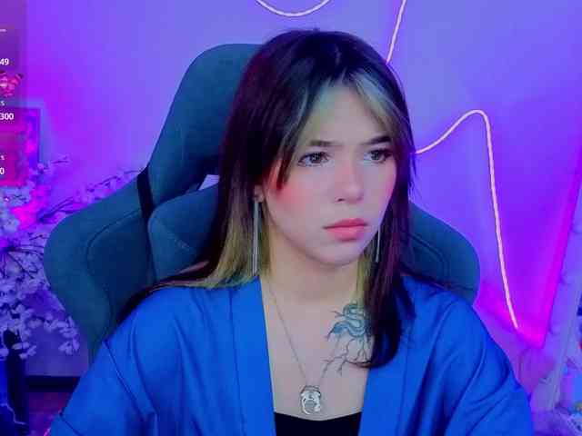 CoralineJones webcam