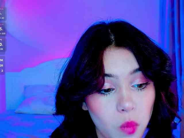 CoralineJones webcam