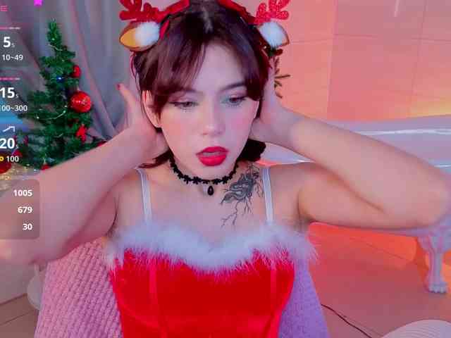 CoralineJones webcam