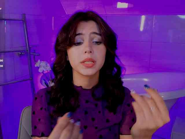 CoralineJones webcam