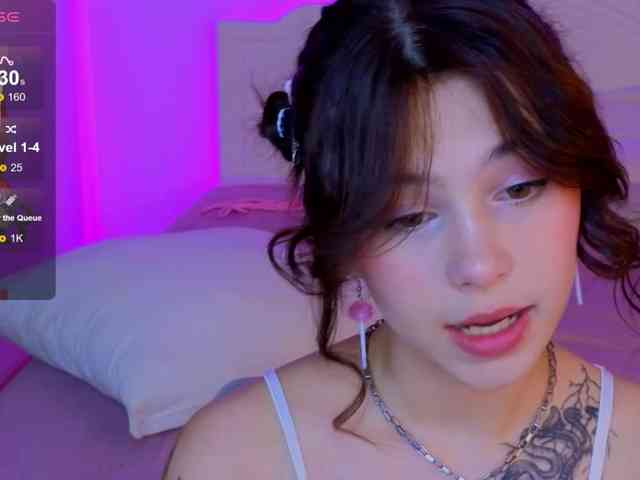 CoralineJones webcam