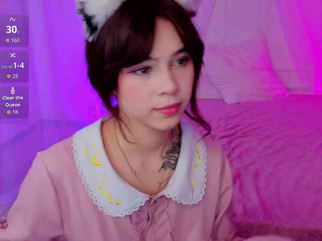 CoralineJones webcam