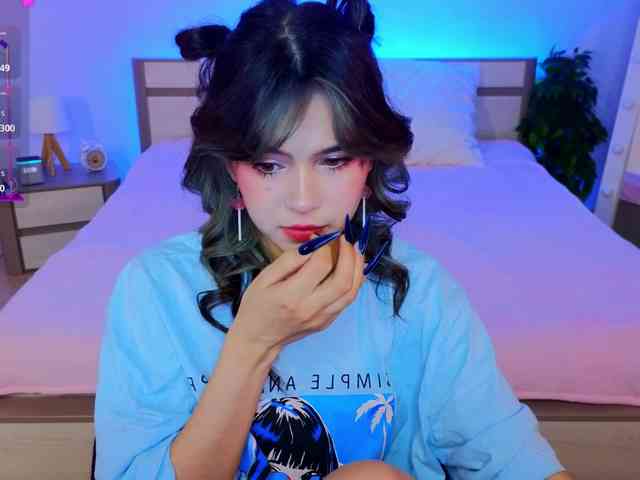 CoralineJones webcam