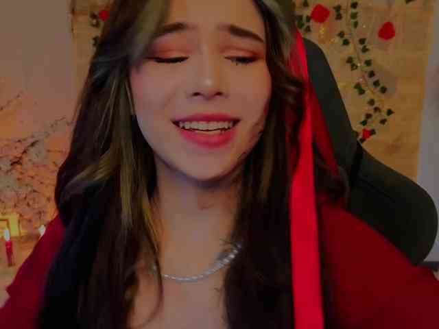 CoralineJones webcam