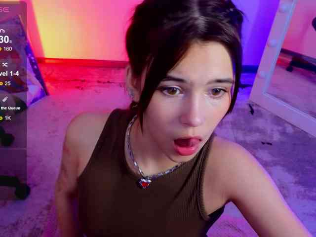 CoralineJones webcam