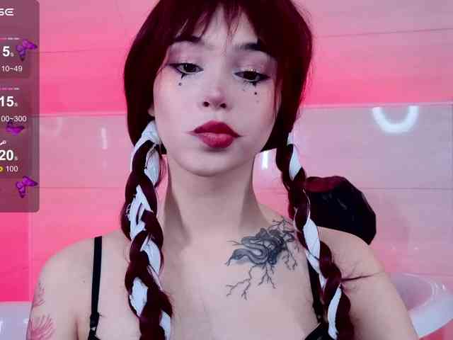 CoralineJones webcam