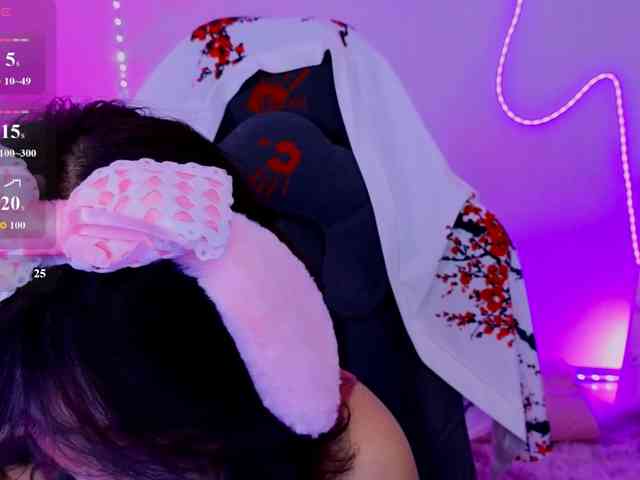 CoralineJones webcam