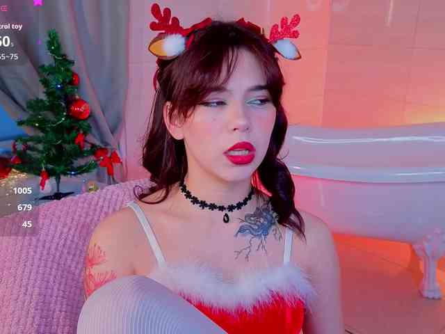 CoralineJones webcam