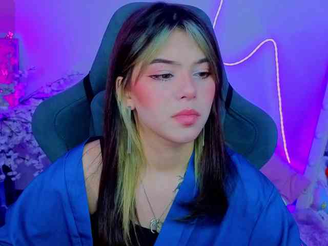 CoralineJones webcam