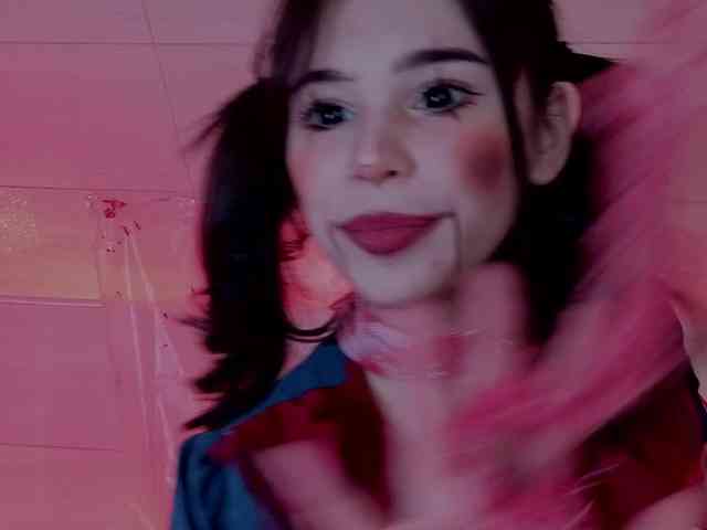 CoralineJones webcam