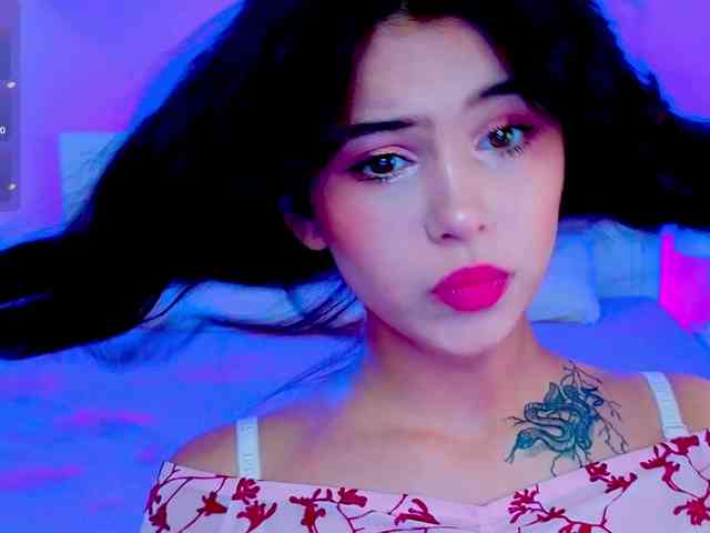 CoralineJones webcam