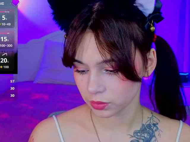 CoralineJones webcam