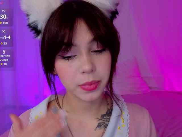 CoralineJones webcam