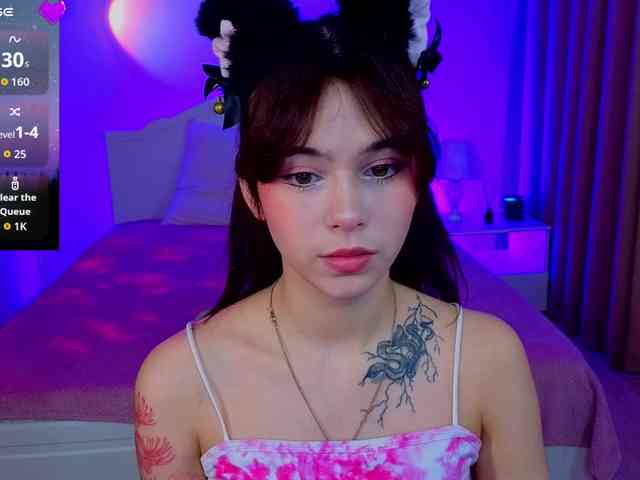 CoralineJones webcam