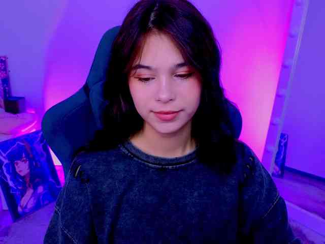 CoralineJones webcam