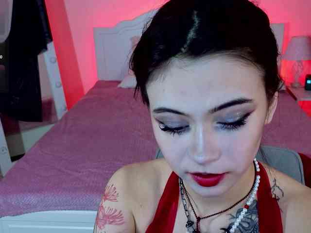 CoralineJones webcam