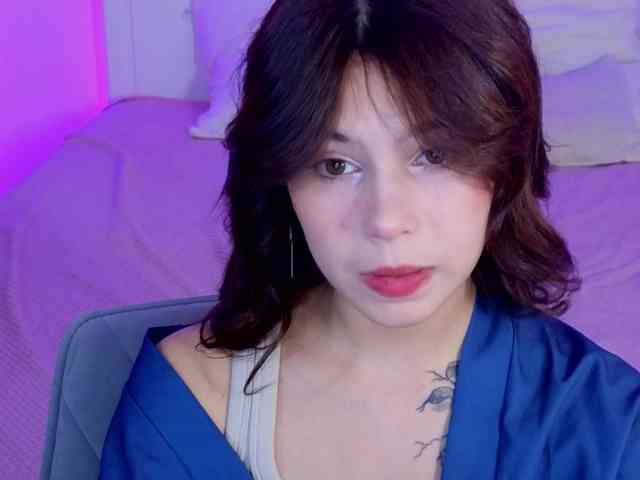 CoralineJones webcam