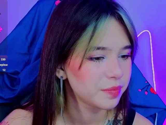 CoralineJones webcam