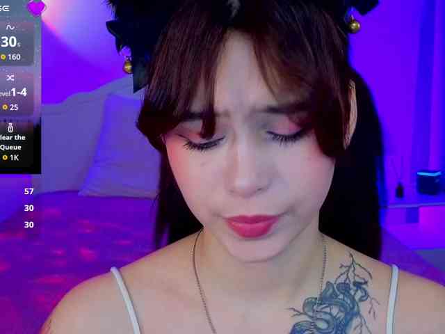 CoralineJones webcam