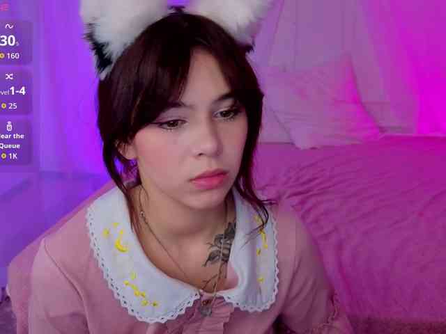 CoralineJones webcam