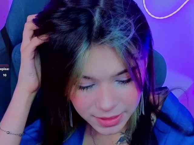 CoralineJones webcam