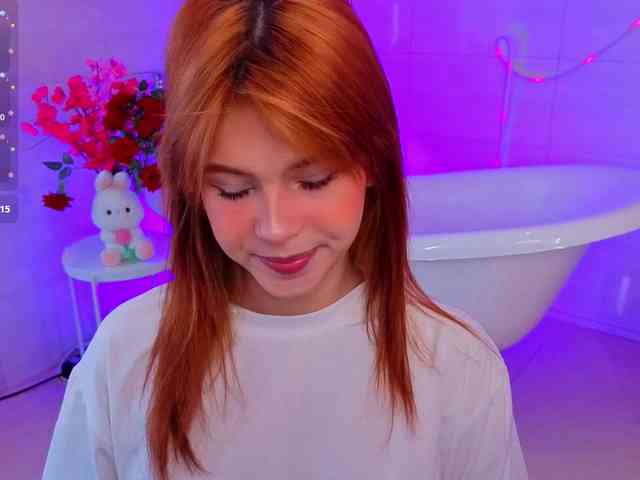 CoralineJones webcam