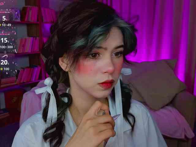 CoralineJones webcam