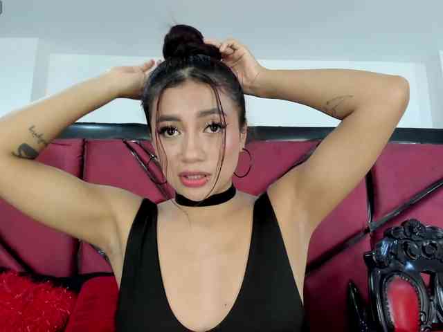 AlinaMontero webcam