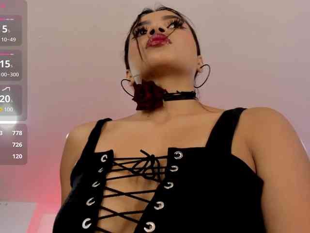 AlinaMontero webcam