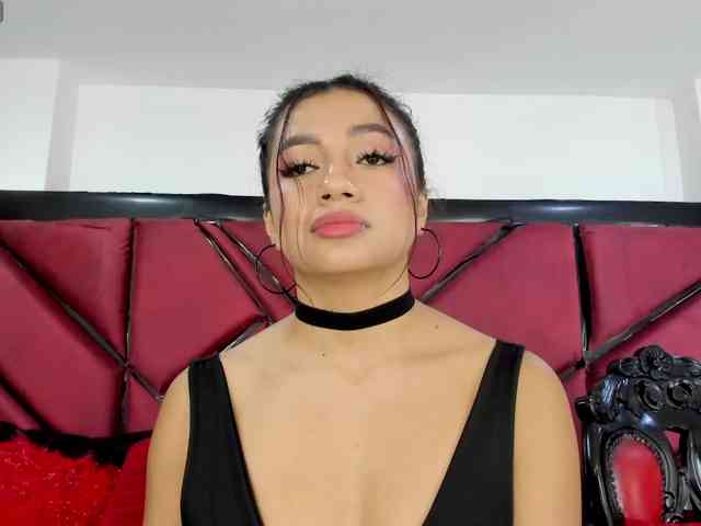AlinaMontero webcam