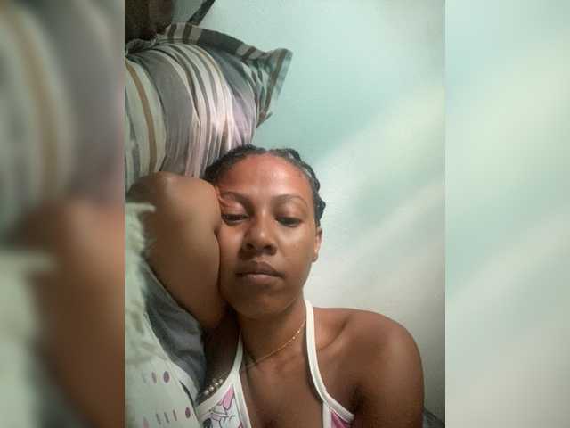 Lisa47 webcam bongacams model stream image