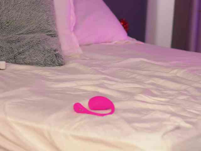 LilaRosie webcam