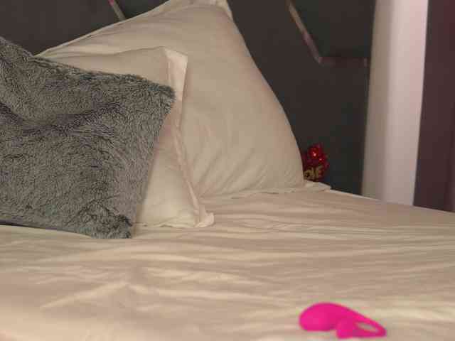 LilaRosie webcam