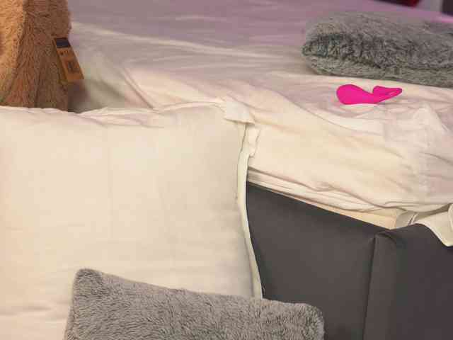 LilaRosie webcam