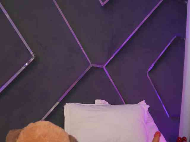 LilaRosie webcam