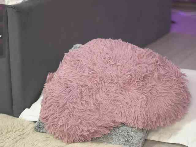LilaRosie webcam