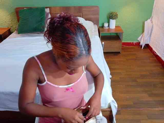 lovely-candy18 webcam