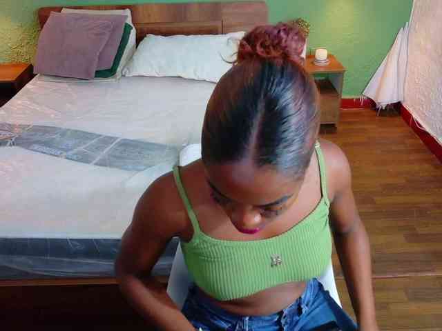 lovely-candy18 webcam