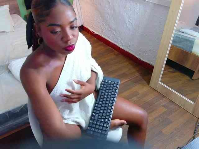lovely-candy18 webcam