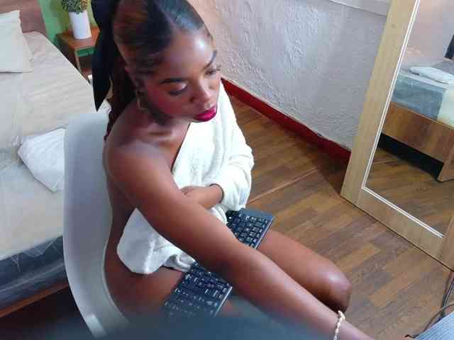lovely-candy18 webcam