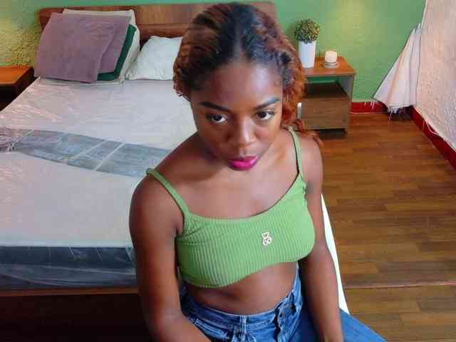 lovely-candy18 webcam