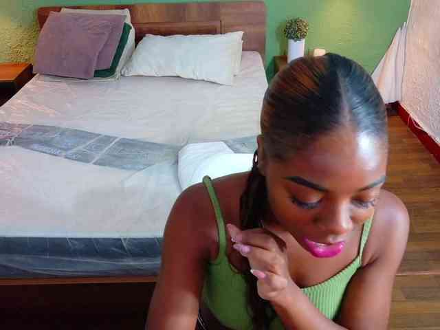 lovely-candy18 webcam
