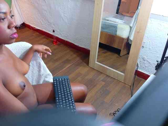lovely-candy18 webcam
