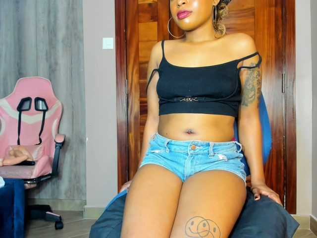 le modèle sweetlydia est en webcam porno dans un show sur le site bongacams, il possède les tags suivants: Ebony,Brunette,Shaved