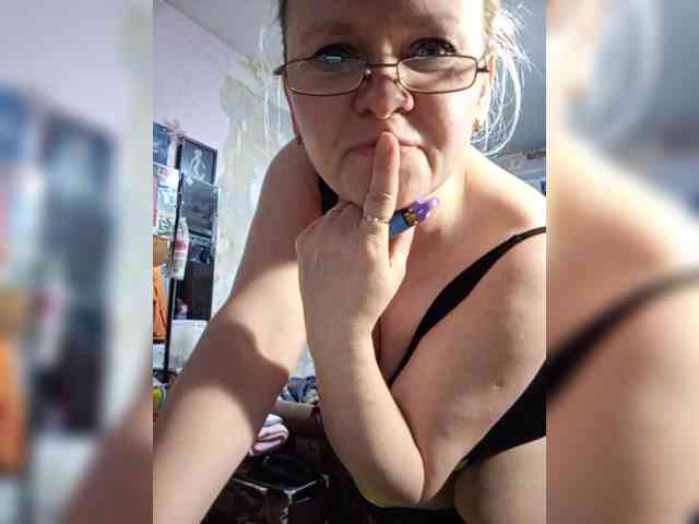 -WhiteQueen- webcam